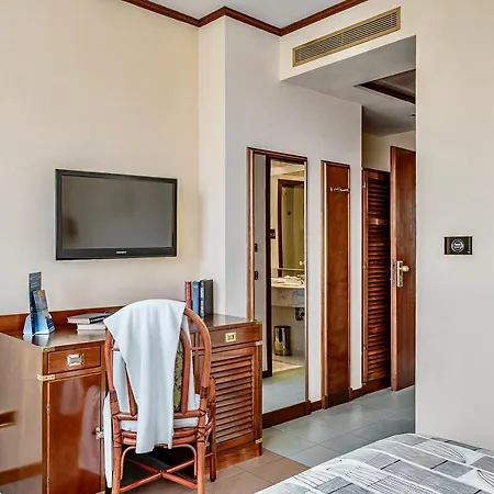 Isa-hotel In Cecina Just 100 Mt From The Sea Hotel *