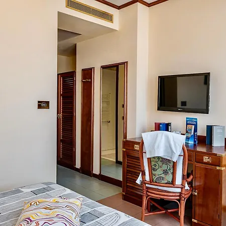 Isa-hotel In Cecina Just 100 Mt From The Sea Hotel Marina di Cecina