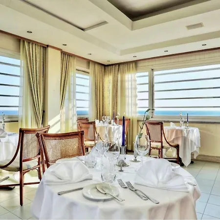 Isa-hotel In Cecina Just 100 Mt From The Sea